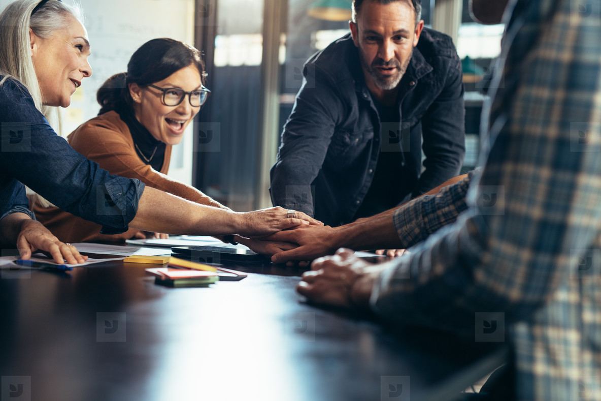 كيف تسعّر خدمتك بذكاء؟ القواعد التي ترفع دخلك دون أن تفقد عملاءك