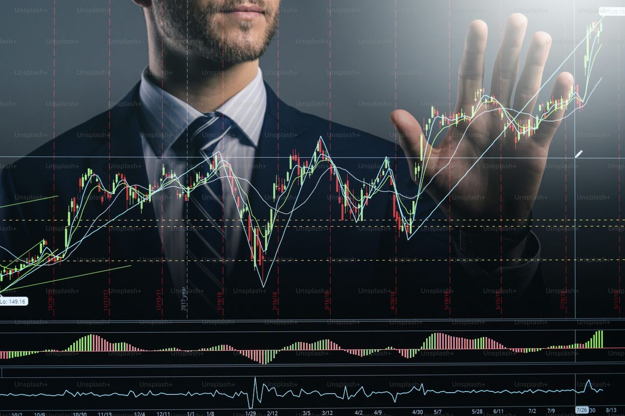 اقتصاد المهارات الصغيرة: كيف تبني دخلًا جانبيًا من مهارة واحدة تجيدها جيدًا؟