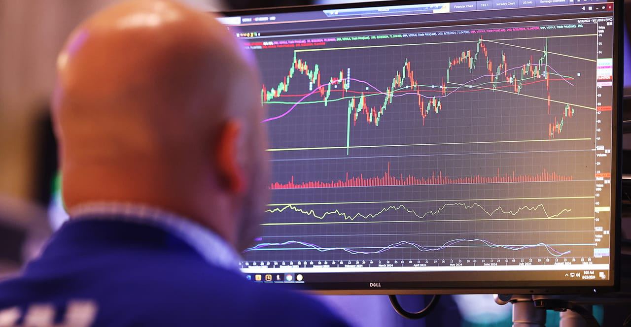 قاعدة 50/30/20 بعد تعديلها لواقعنا: خطة مالية بسيطة تكتبها في نصف ساعة وتحكم بها سنة كاملة